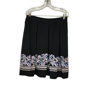 East 1946 A-line Pleated Floral Accent Skirt Size Medium